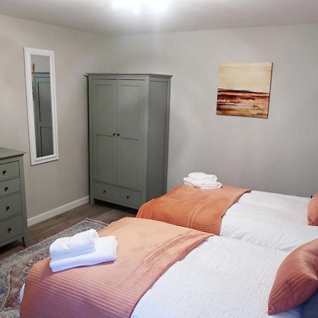 3 The Mews Montpellier Villa เชลเทนแฮม ภายนอก รูปภาพ
