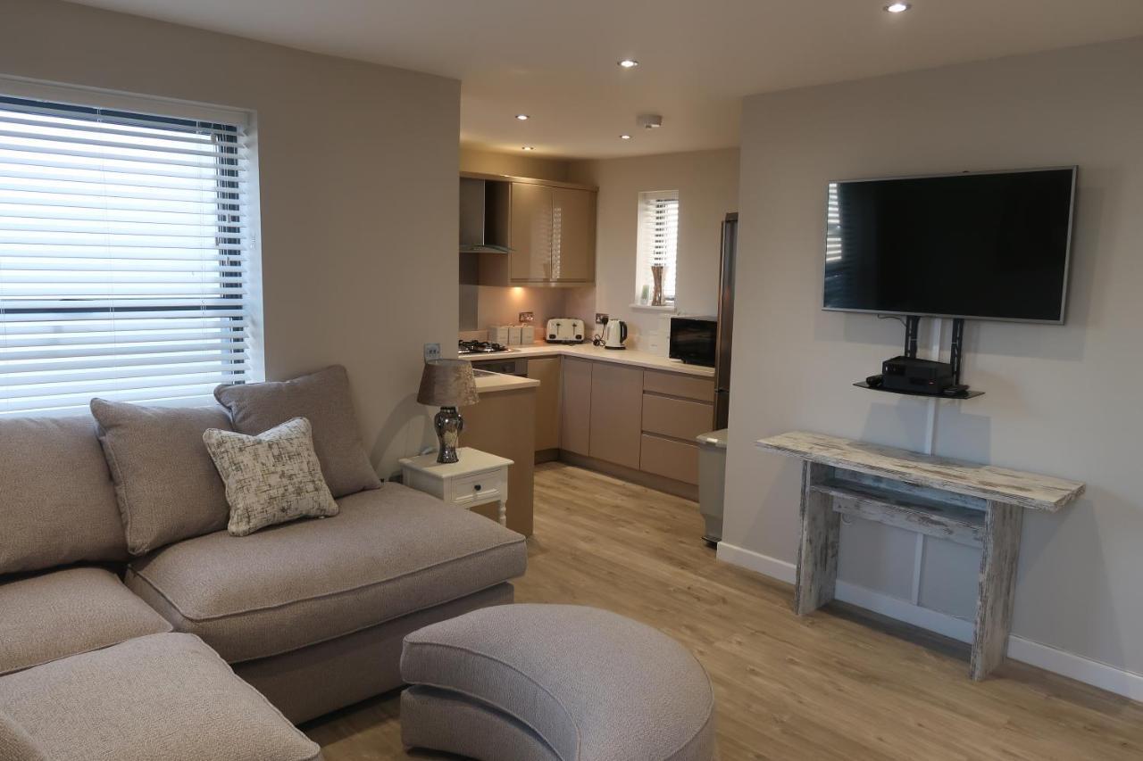 3 The Mews Montpellier Villa เชลเทนแฮม ภายนอก รูปภาพ