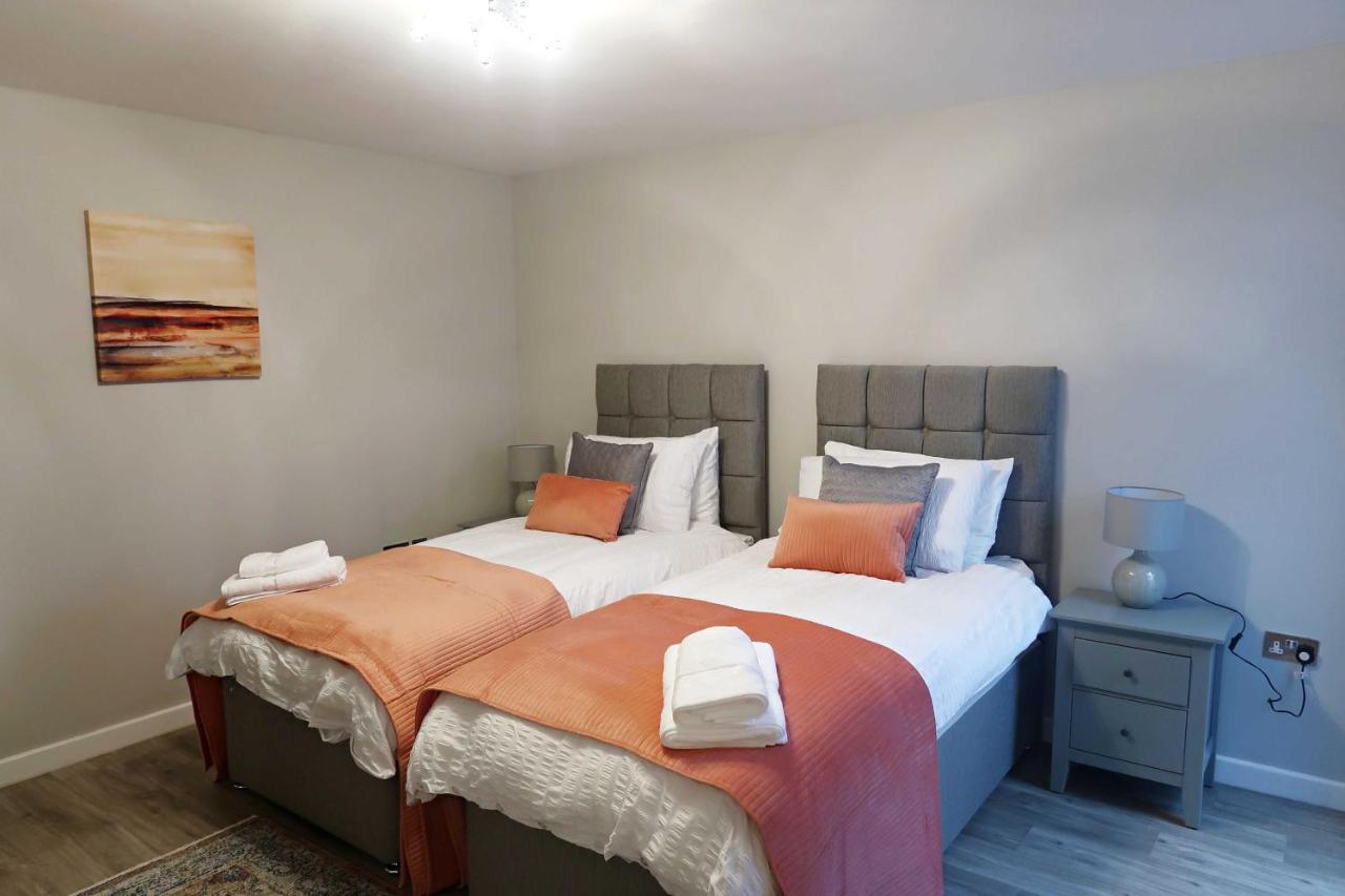 3 The Mews Montpellier Villa เชลเทนแฮม ภายนอก รูปภาพ