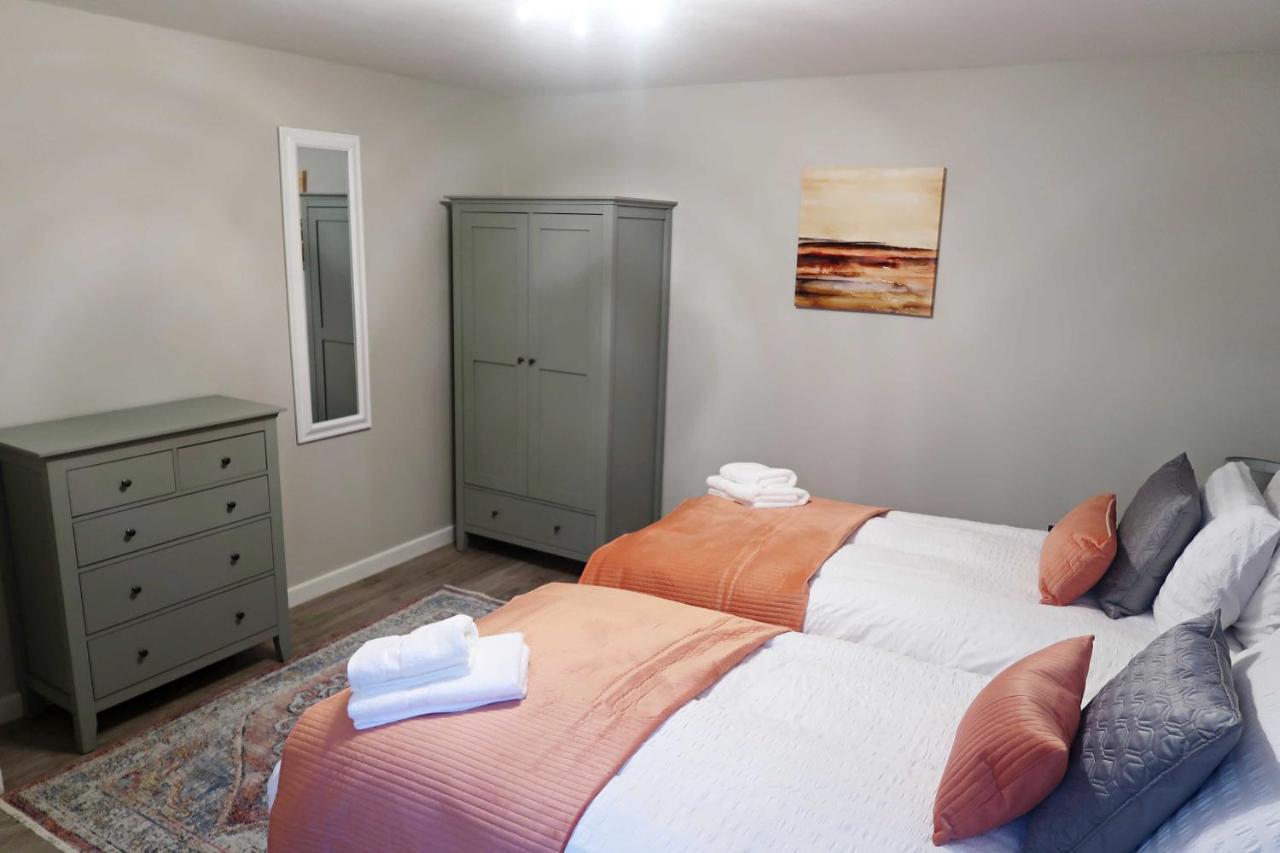3 The Mews Montpellier Villa เชลเทนแฮม ภายนอก รูปภาพ