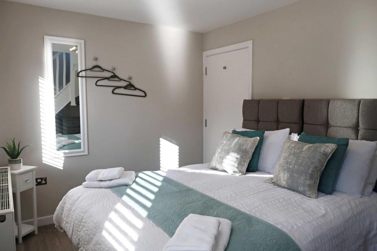 3 The Mews Montpellier Villa เชลเทนแฮม ภายนอก รูปภาพ