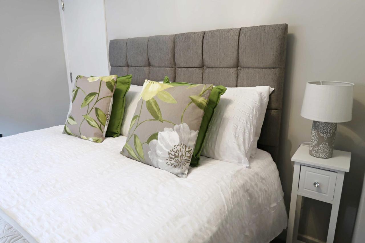 3 The Mews Montpellier Villa เชลเทนแฮม ภายนอก รูปภาพ